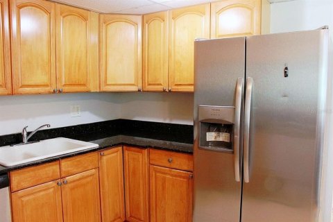 Townhouse in Sarasota, Florida 3 bedrooms, 116.13 sq.m. № 2156775 - photo 15