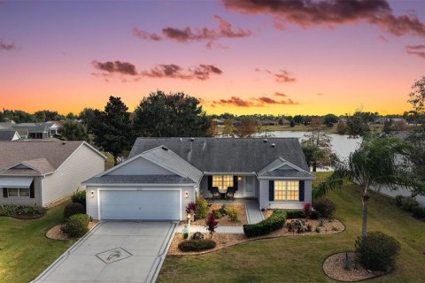 House in The Villages, Florida 3 bedrooms, 129.32 sq.m. № 2092922 - photo 4