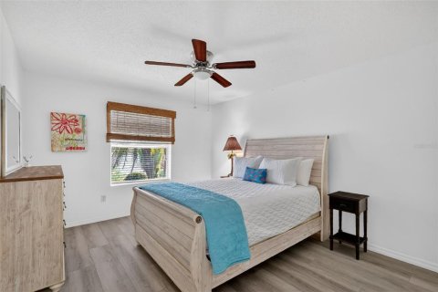 House in The Villages, Florida 3 bedrooms, 129.32 sq.m. № 2092922 - photo 23