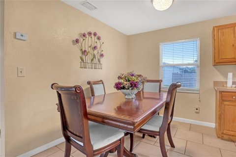Casa en venta en Mims, Florida, 4 dormitorios, 123.56 m2 № 1834673 - foto 10