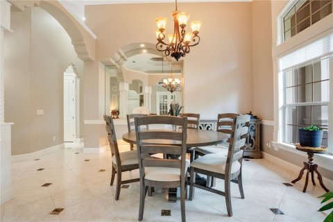 House in Winter Haven, Florida 4 bedrooms, 378.11 sq.m. № 1520659 - photo 20