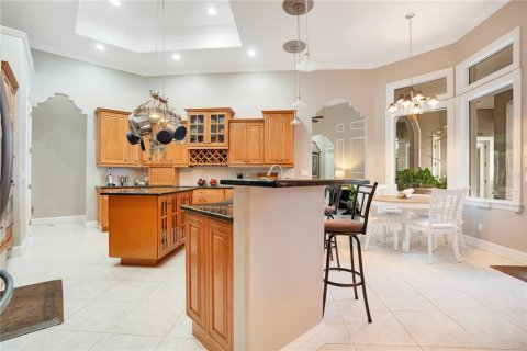 House in Winter Haven, Florida 4 bedrooms, 378.11 sq.m. № 1520659 - photo 12