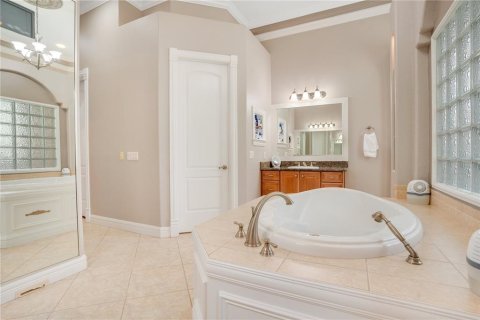 House in Winter Haven, Florida 4 bedrooms, 378.11 sq.m. № 1520659 - photo 28