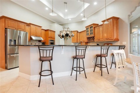 House in Winter Haven, Florida 4 bedrooms, 378.11 sq.m. № 1520659 - photo 11