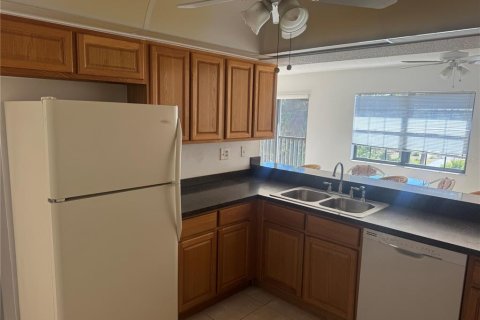 Condo in Punta Gorda, Florida, 2 bedrooms № 2119692 - photo 9
