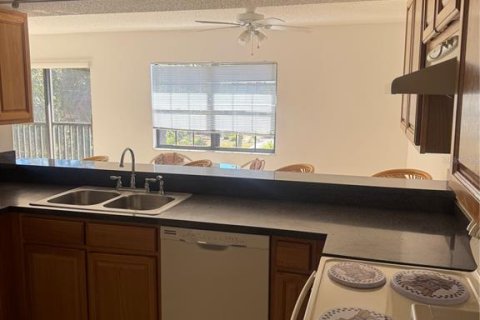 Condo in Punta Gorda, Florida, 2 bedrooms № 2119692 - photo 11