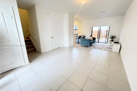 Townhouse in Miami, Florida 3 bedrooms, 123.65 sq.m. № 1983484 - photo 2