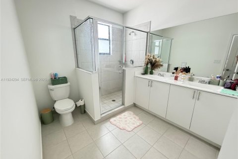 Townhouse in Miami, Florida 3 bedrooms, 123.65 sq.m. № 1983484 - photo 12