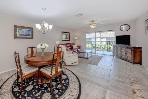 Condo in Venice, Florida, 2 bedrooms  № 1858012 - photo 7