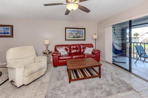 Condo in Venice, Florida, 2 bedrooms  № 1858012 - photo 10