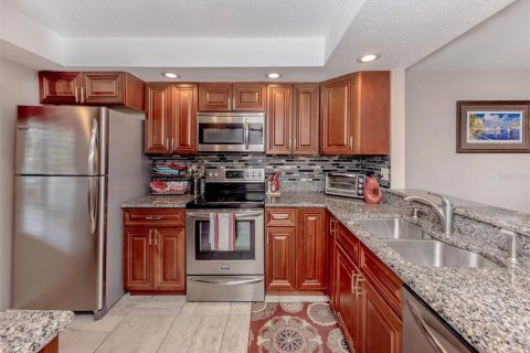 Condo in Venice, Florida, 2 bedrooms  № 1858012 - photo 16
