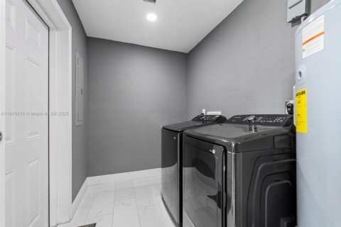 Casa en venta en Homestead, Florida, 3 dormitorios, 102.56 m2 № 1963124 - foto 25