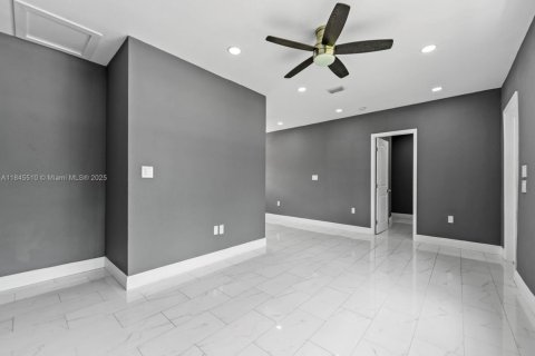 Casa en venta en Homestead, Florida, 3 dormitorios, 102.56 m2 № 1963124 - foto 13