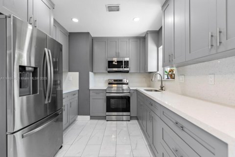 Casa en venta en Homestead, Florida, 3 dormitorios, 102.56 m2 № 1963124 - foto 18