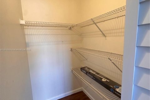 Снять в аренду кондоминиум в Катлер-Бей, Флорида 2 спальни, 77.39м2, № 1928899 - фото 14