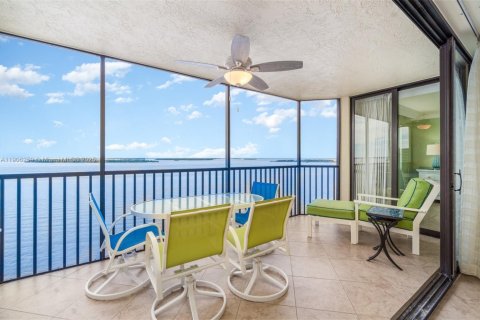 Condo in Fort Myers, Florida, 2 bedrooms № 2082006 - photo 13