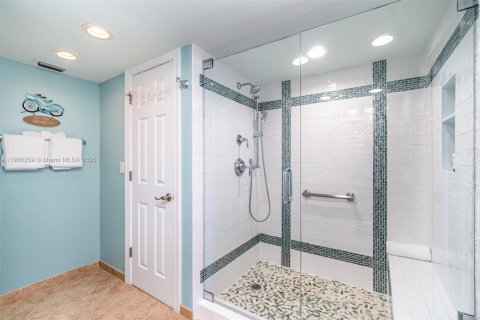 Condo in Fort Myers, Florida, 2 bedrooms № 2082006 - photo 6