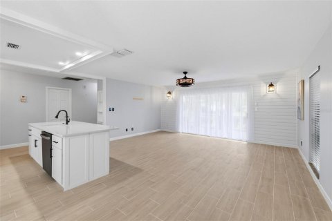 Villa ou maison à vendre à Englewood, Floride: 2 chambres, 140.93 m2 № 2406762 - photo 10