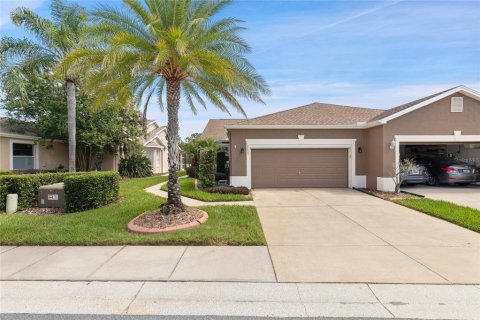 Casa en Land O' Lakes, Florida 3 dormitorios, 134.71 m2 № 2362646
