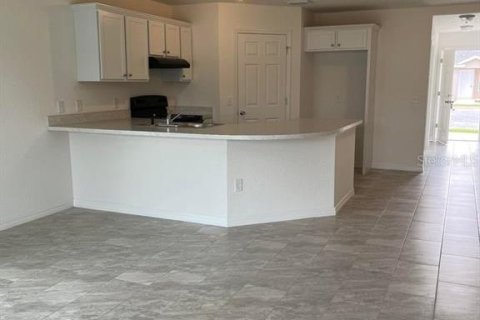Villa ou maison à louer à Ocala, Floride: 2 chambres, 96.71 m2 № 2400894 - photo 2