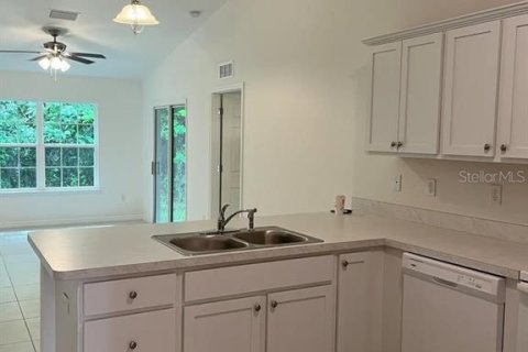 Villa ou maison à louer à Ocala, Floride: 2 chambres, 96.71 m2 № 2400894 - photo 4