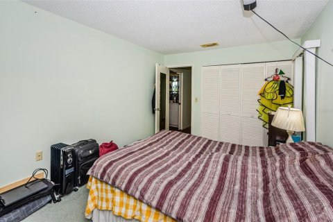 House in Port Richey, Florida 3 bedrooms, 178.74 sq.m. № 1644236 - photo 25