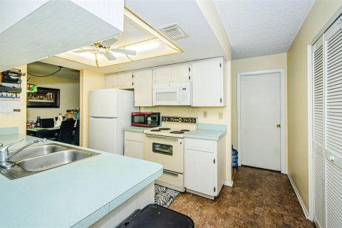 House in Port Richey, Florida 3 bedrooms, 178.74 sq.m. № 1644236 - photo 27