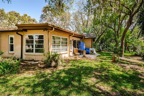 House in Port Richey, Florida 3 bedrooms, 178.74 sq.m. № 1644236 - photo 12