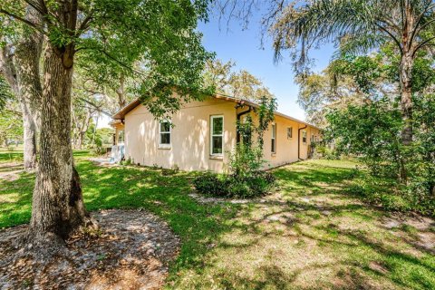 House in Port Richey, Florida 3 bedrooms, 178.74 sq.m. № 1644236 - photo 9