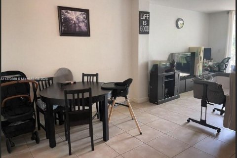 Купить кондоминиум в Майами, Флорида 1 спальня, 67.17м2, № 1957855 - фото 2