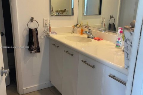 Купить кондоминиум в Майами, Флорида 1 спальня, 67.17м2, № 1957855 - фото 5