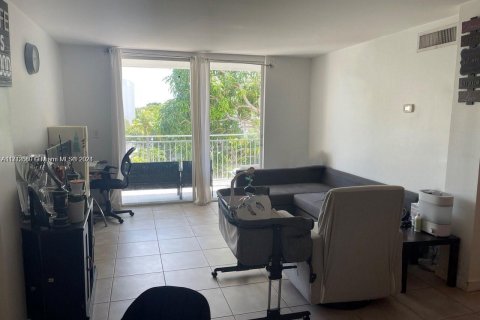 Купить кондоминиум в Майами, Флорида 1 спальня, 67.17м2, № 1957855 - фото 3