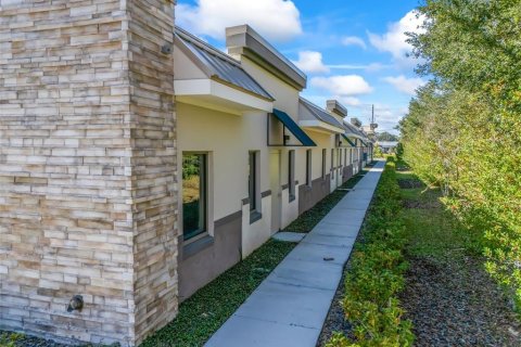 Immobilier commercial à louer à Wildwood, Floride: 242.85 m2 № 1555884 - photo 9