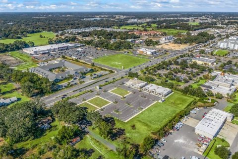 Immobilier commercial à louer à Wildwood, Floride: 242.85 m2 № 1555884 - photo 17