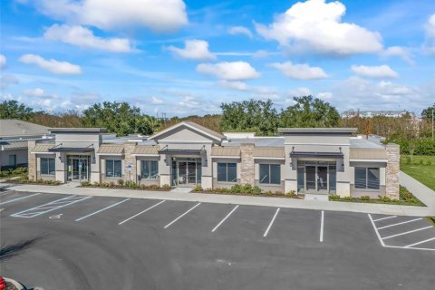 Immobilier commercial à louer à Wildwood, Floride: 242.85 m2 № 1555884 - photo 4