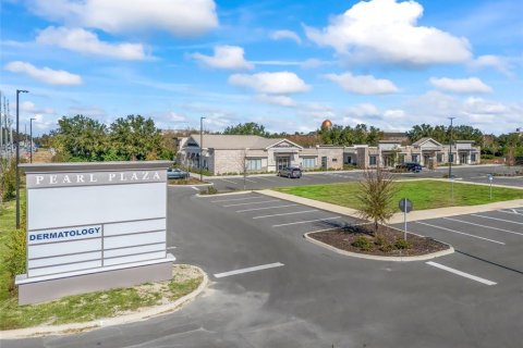 Immobilier commercial à louer à Wildwood, Floride: 242.85 m2 № 1555884 - photo 1