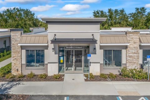 Immobilier commercial à louer à Wildwood, Floride: 242.85 m2 № 1555884 - photo 7