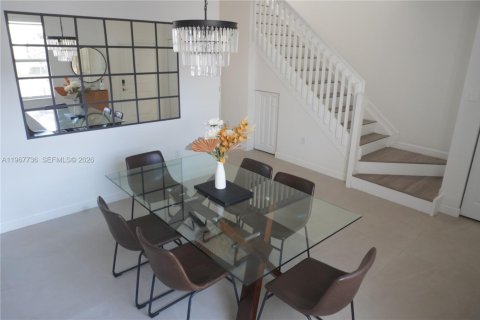 House in Miami, Florida 3 bedrooms, 129.41 sq.m. № 2030967 - photo 5