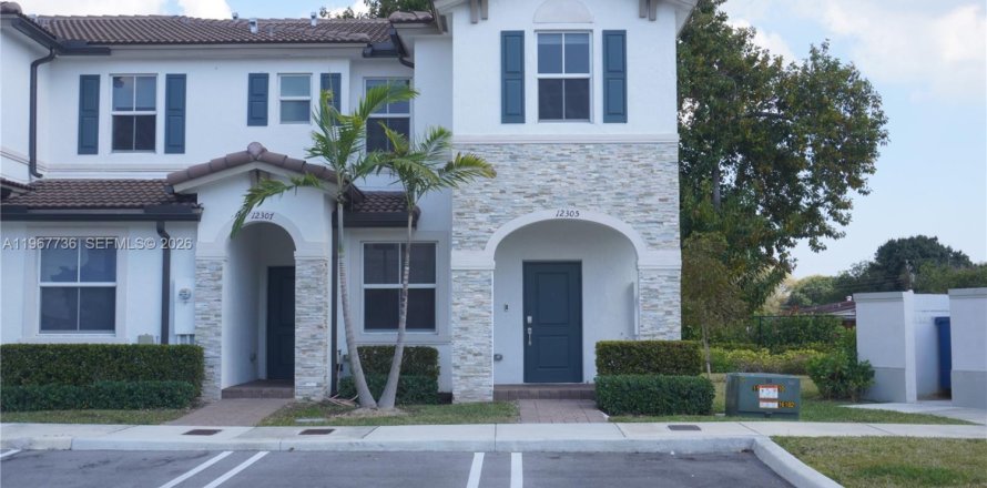 House in Miami, Florida 3 bedrooms, 129.41 sq.m. № 2030967