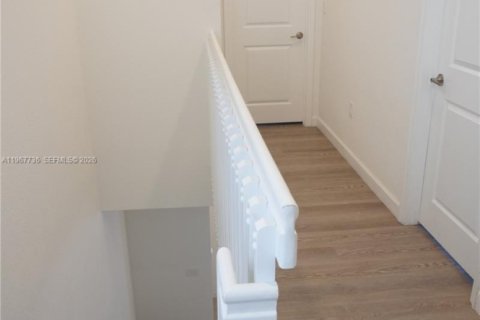 House in Miami, Florida 3 bedrooms, 129.41 sq.m. № 2030967 - photo 13