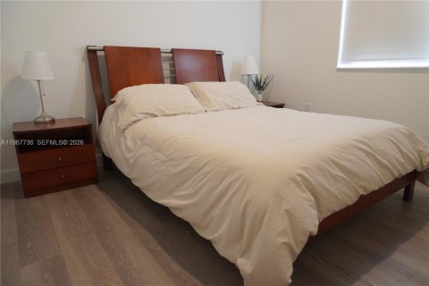 House in Miami, Florida 3 bedrooms, 129.41 sq.m. № 2030967 - photo 14