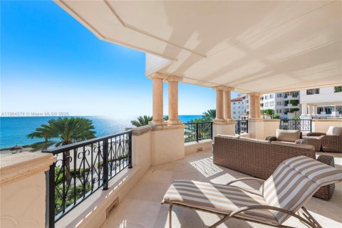 Condominio en alquiler en Miami Beach, Florida, 3 dormitorios, 265.79 m2 № 2012336 - foto 11