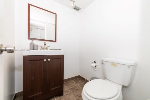 Copropriété à louer à Aventura, Floride: 1 chambre, 81.1 m2 № 1842376 - photo 10