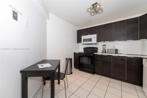 Copropriété à louer à Aventura, Floride: 1 chambre, 81.1 m2 № 1842376 - photo 9