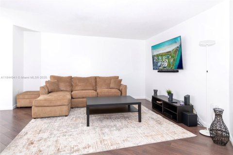 Copropriété à louer à Aventura, Floride: 1 chambre, 81.1 m2 № 1842376 - photo 6