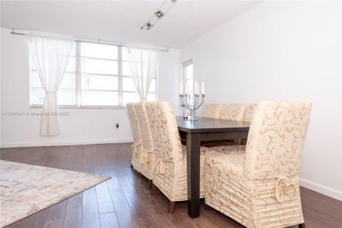 Copropriété à louer à Aventura, Floride: 1 chambre, 81.1 m2 № 1842376 - photo 4