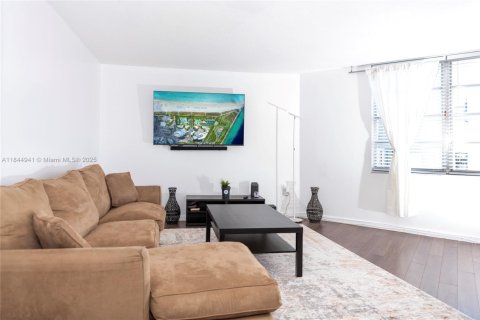 Copropriété à louer à Aventura, Floride: 1 chambre, 81.1 m2 № 1842376 - photo 3