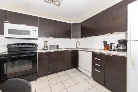 Copropriété à louer à Aventura, Floride: 1 chambre, 81.1 m2 № 1842376 - photo 8
