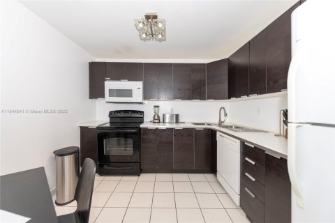 Copropriété à louer à Aventura, Floride: 1 chambre, 81.1 m2 № 1842376 - photo 7