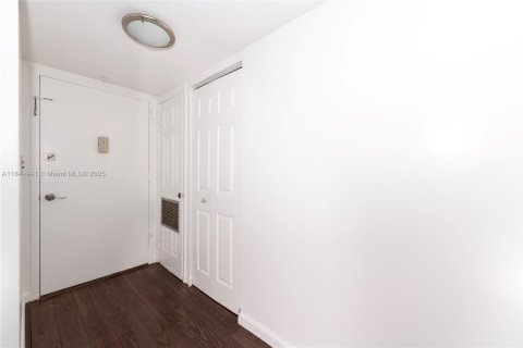Copropriété à louer à Aventura, Floride: 1 chambre, 81.1 m2 № 1842376 - photo 19